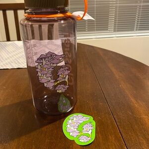 Glossier Seattle exclusive Water Bottle NWT